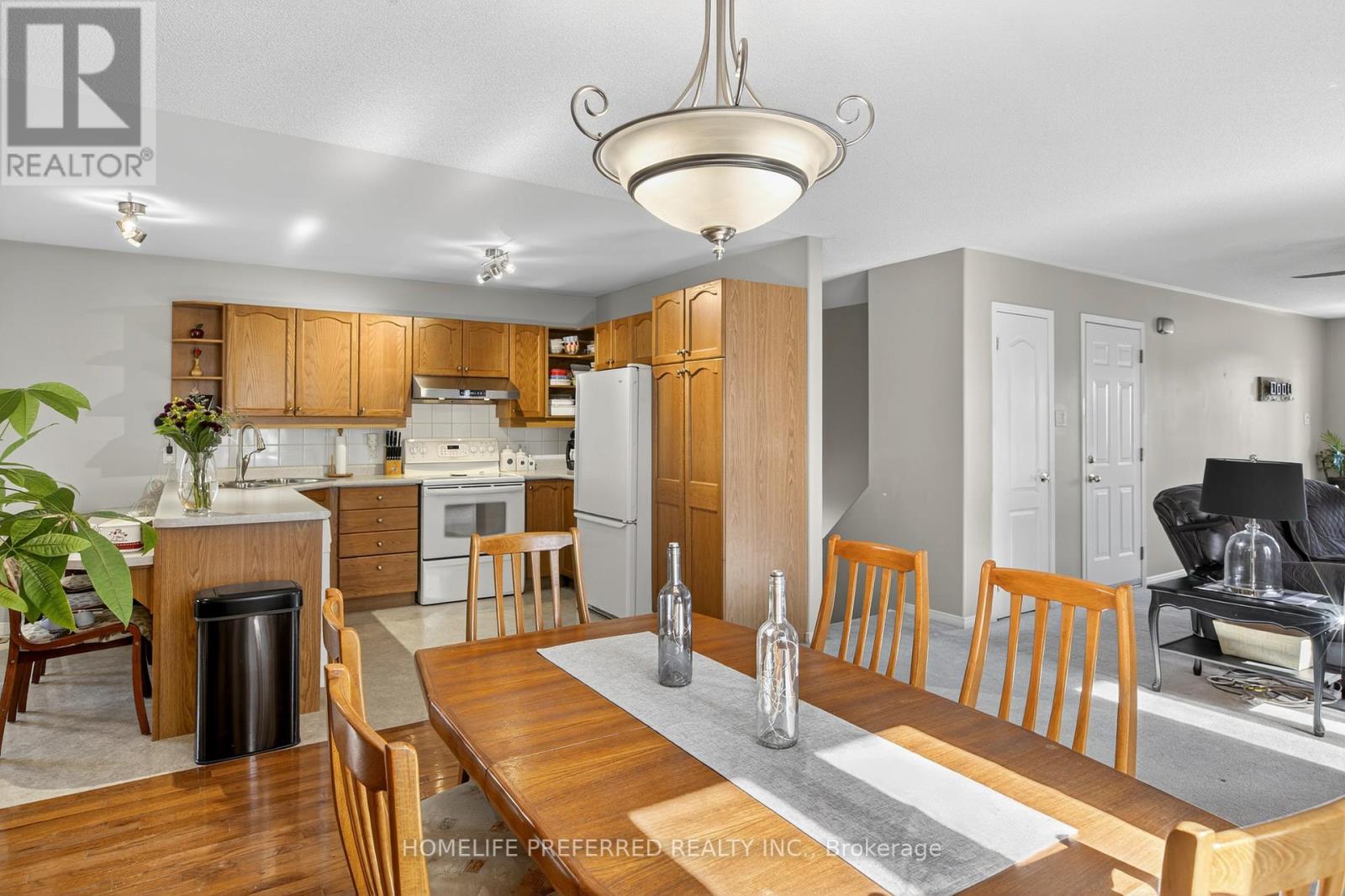 955 Ralphson Crescent, Peterborough (Otonabee Ward 1), Ontario  K9J 8R5 - Photo 20 - X12408495