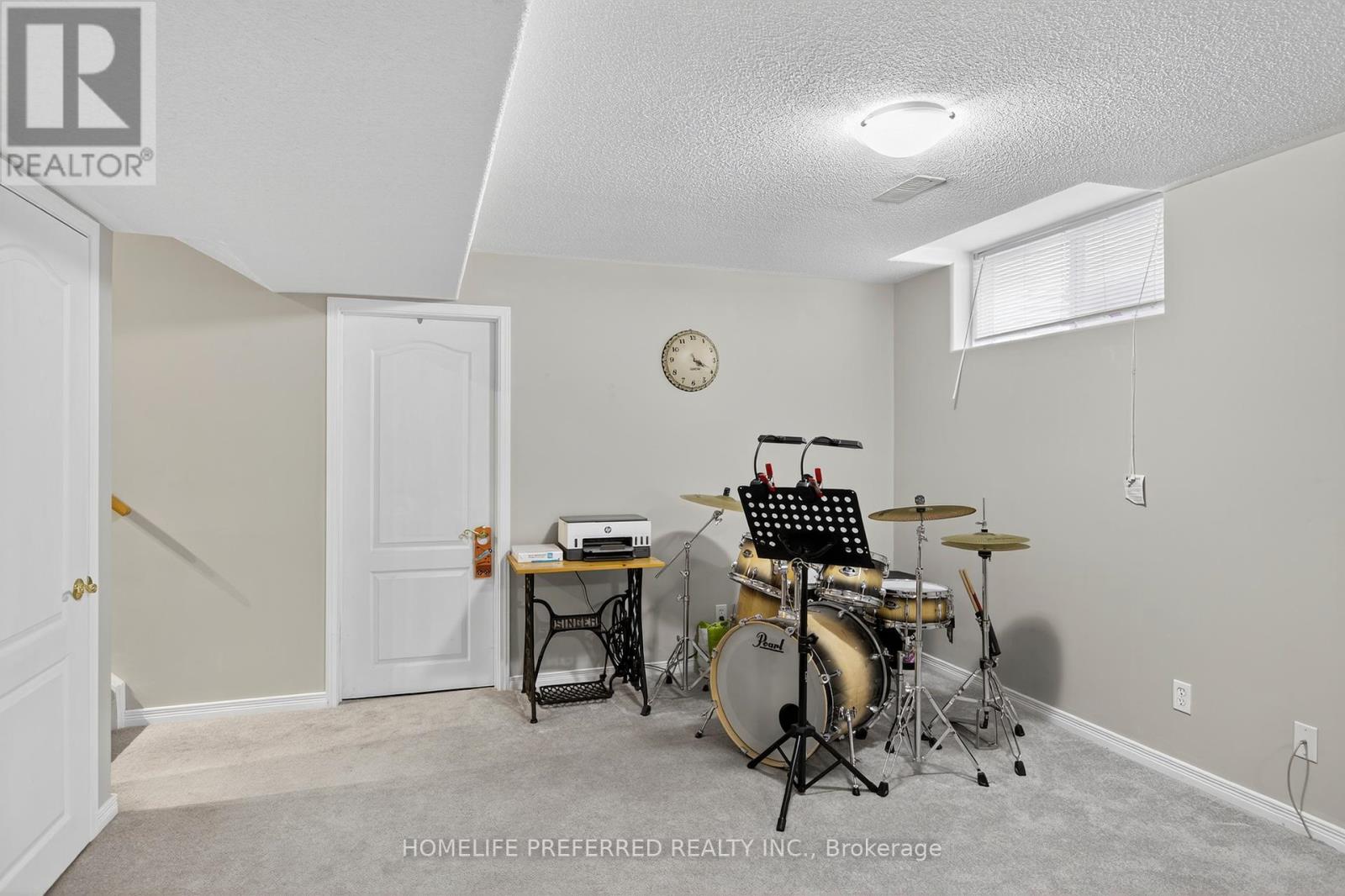 955 Ralphson Crescent, Peterborough (Otonabee Ward 1), Ontario  K9J 8R5 - Photo 27 - X12408495