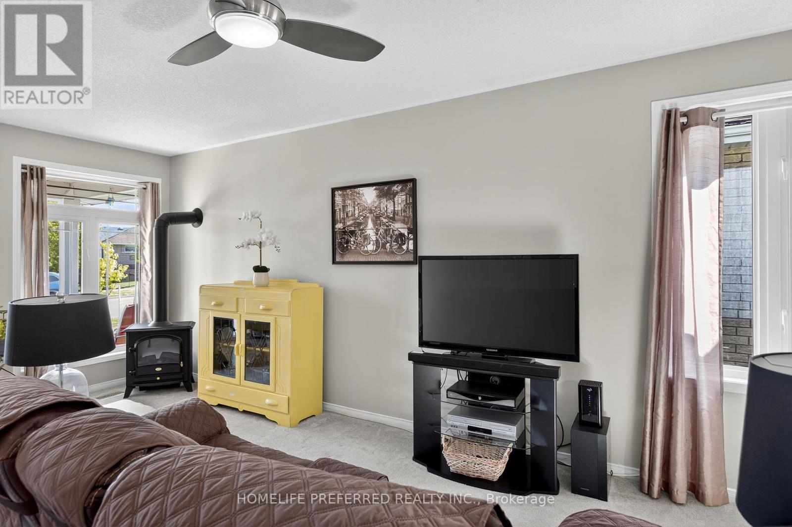 955 Ralphson Crescent, Peterborough (Otonabee Ward 1), Ontario  K9J 8R5 - Photo 8 - X12408495