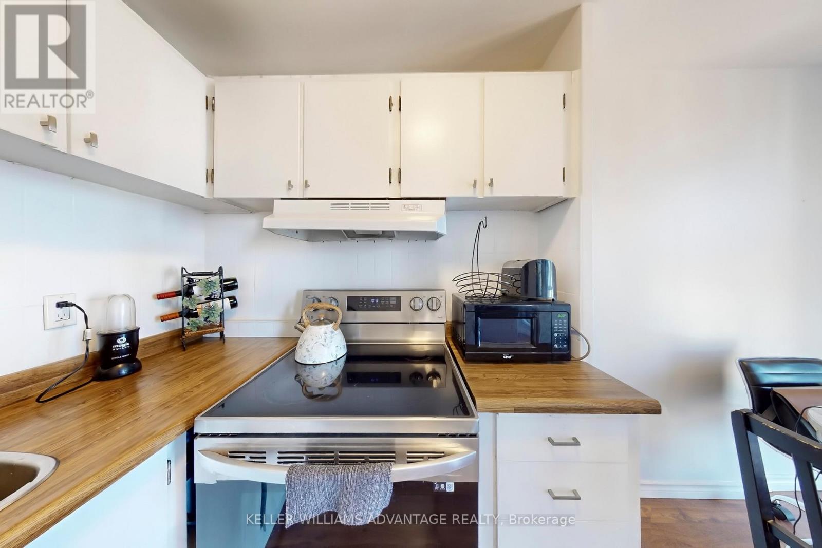 3109 - 40 Homewood Avenue, Toronto (Cabbagetown-South St. James Town), Ontario  M4Y 2K2 - Photo 10 - C12436273