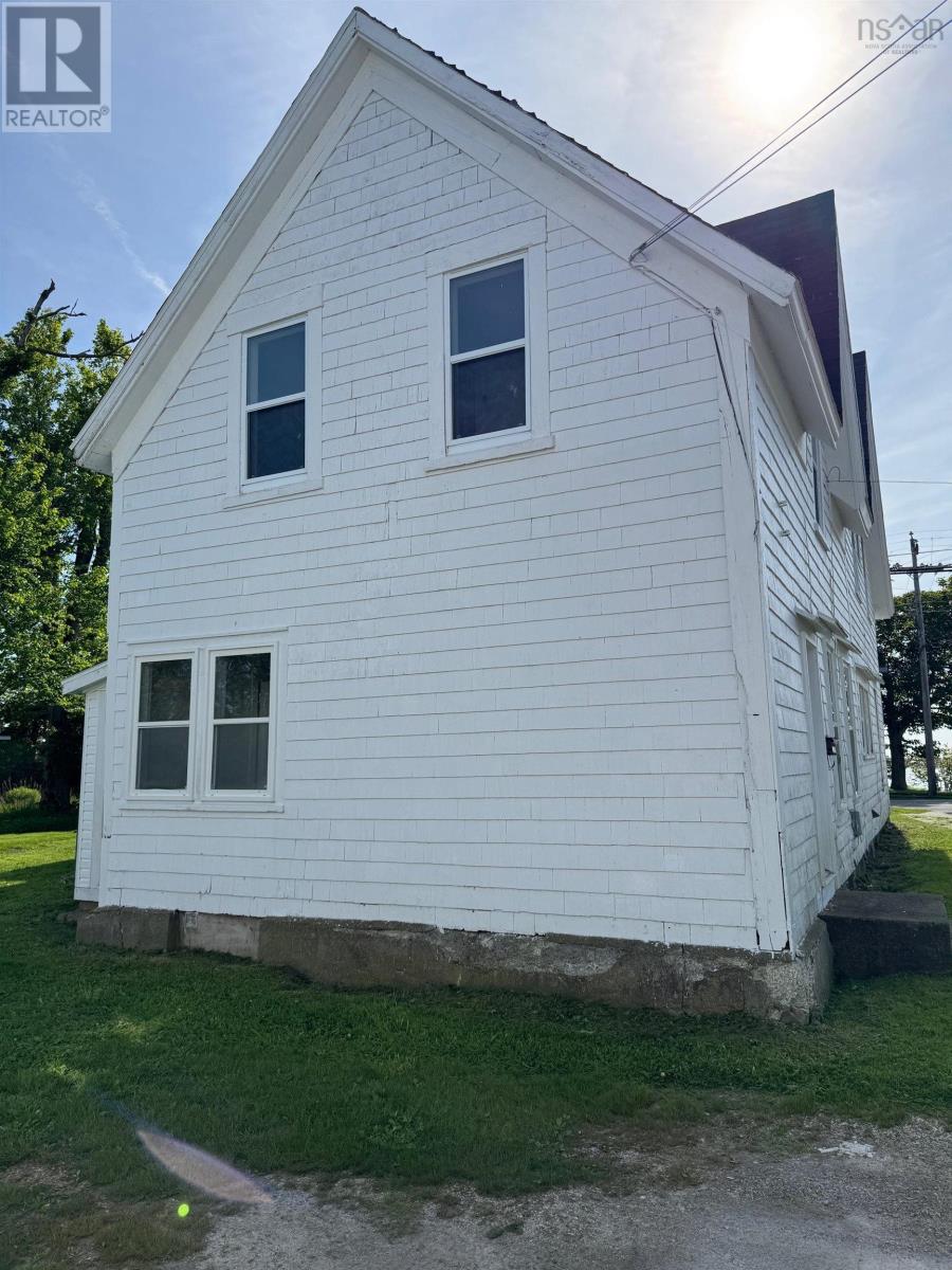 29-31 Main Street, 3 Kempt Street, Yarmouth, Nova Scotia  B5A 1A1 - Photo 5 - 202514819