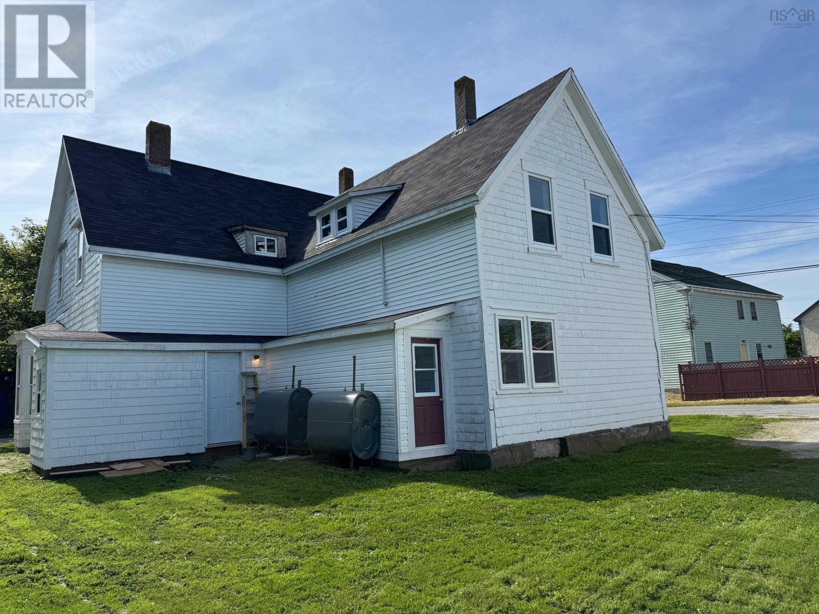 29-31 Main Street, 3 Kempt Street, Yarmouth, Nova Scotia  B5A 1A1 - Photo 4 - 202514819