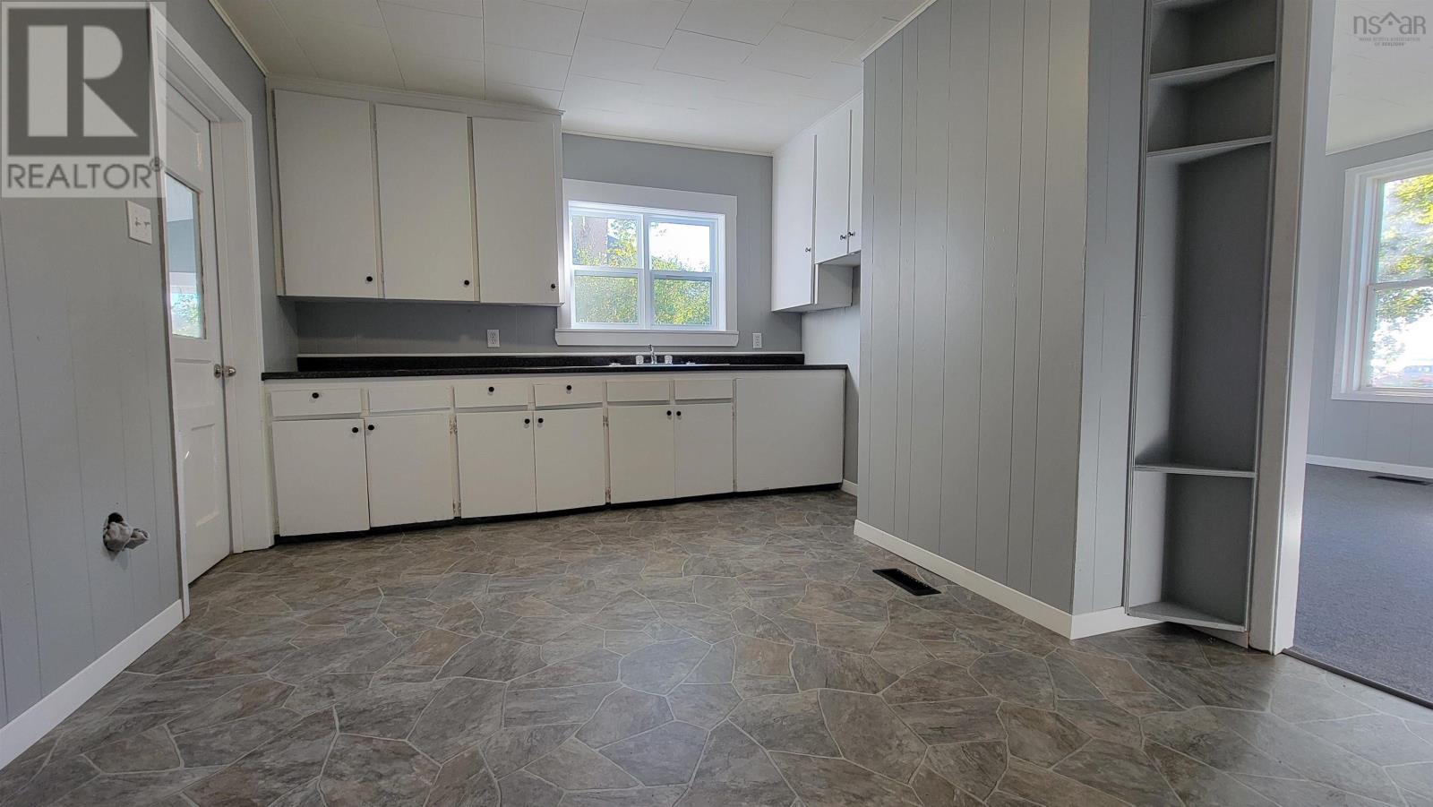 29-31 Main Street, 3 Kempt Street, Yarmouth, Nova Scotia  B5A 1A1 - Photo 9 - 202514819