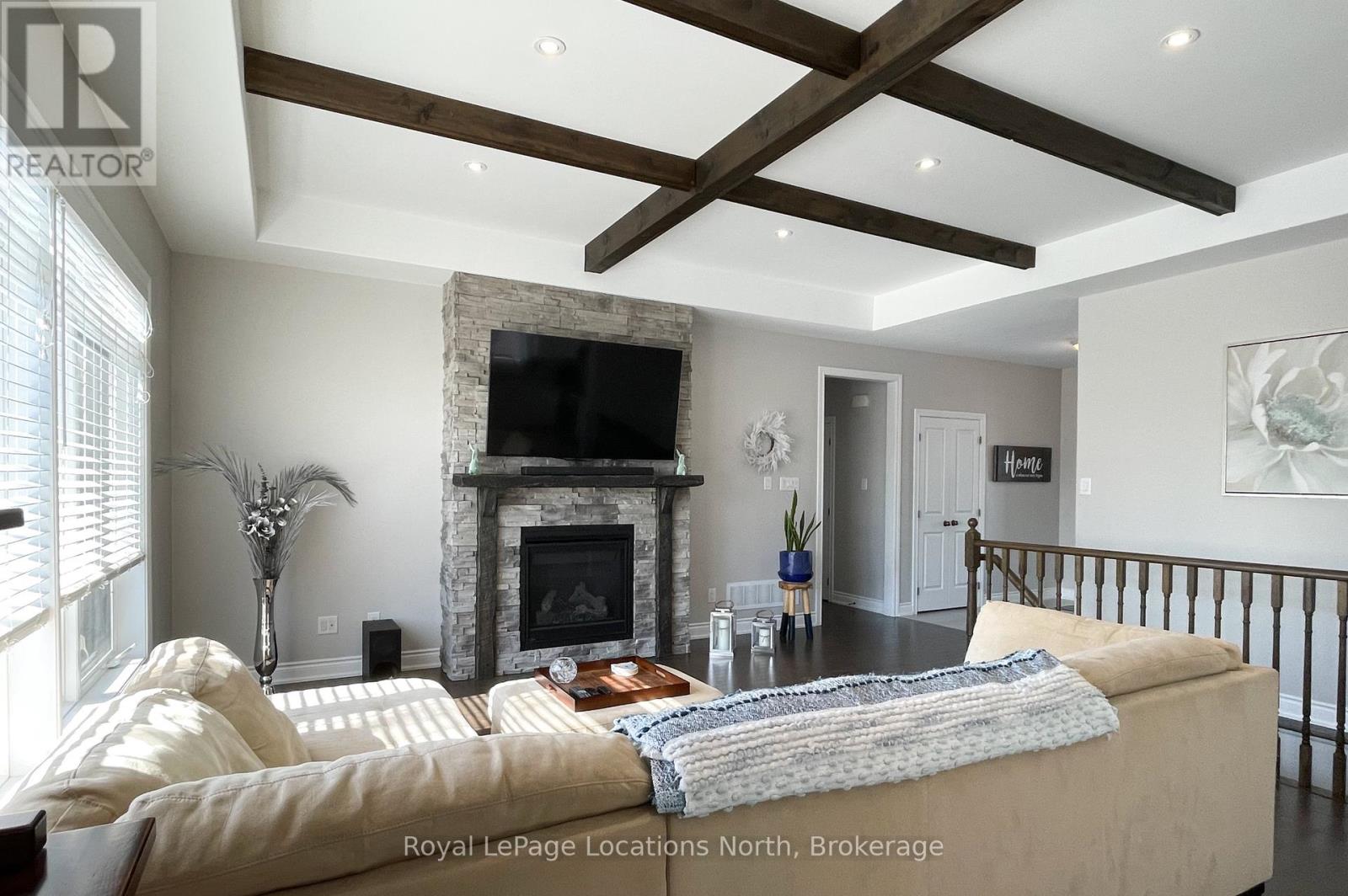 15 Patchell Court, Springwater, Ontario  L0M 1P0 - Photo 5 - S12441478