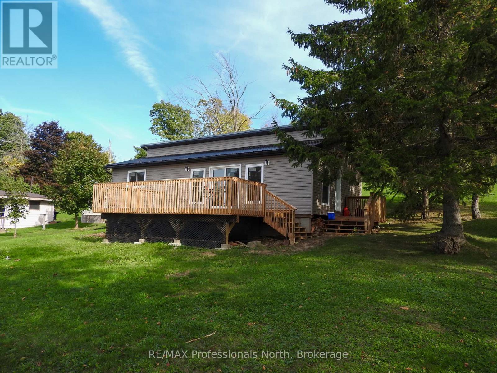 53 Long Island, Otonabee-South Monaghan, Ontario  K0L 1B0 - Photo 2 - X12440815