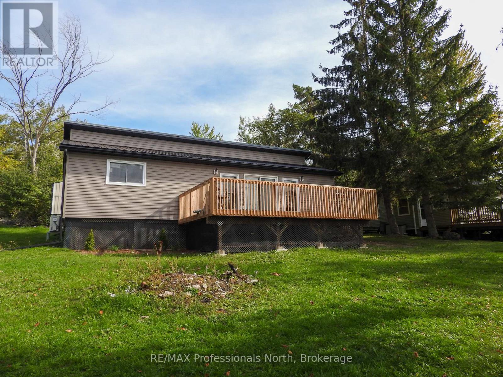 53 Long Island, Otonabee-South Monaghan, Ontario  K0L 1B0 - Photo 4 - X12440815