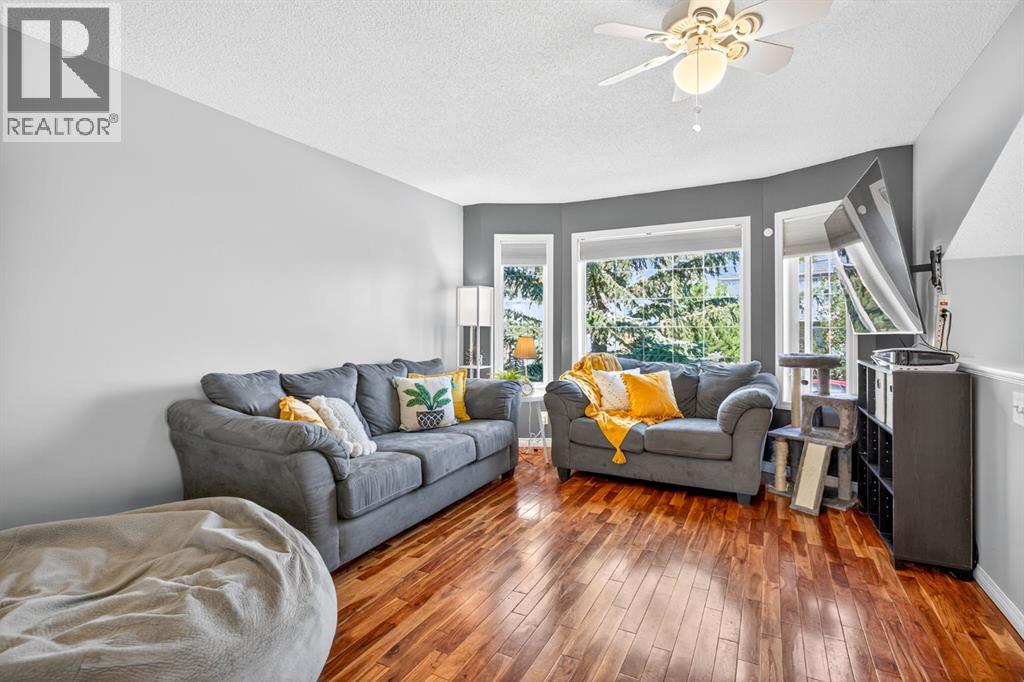 51 Ross Place, Crossfield, Alberta  T0M 0S0 - Photo 6 - A2258551