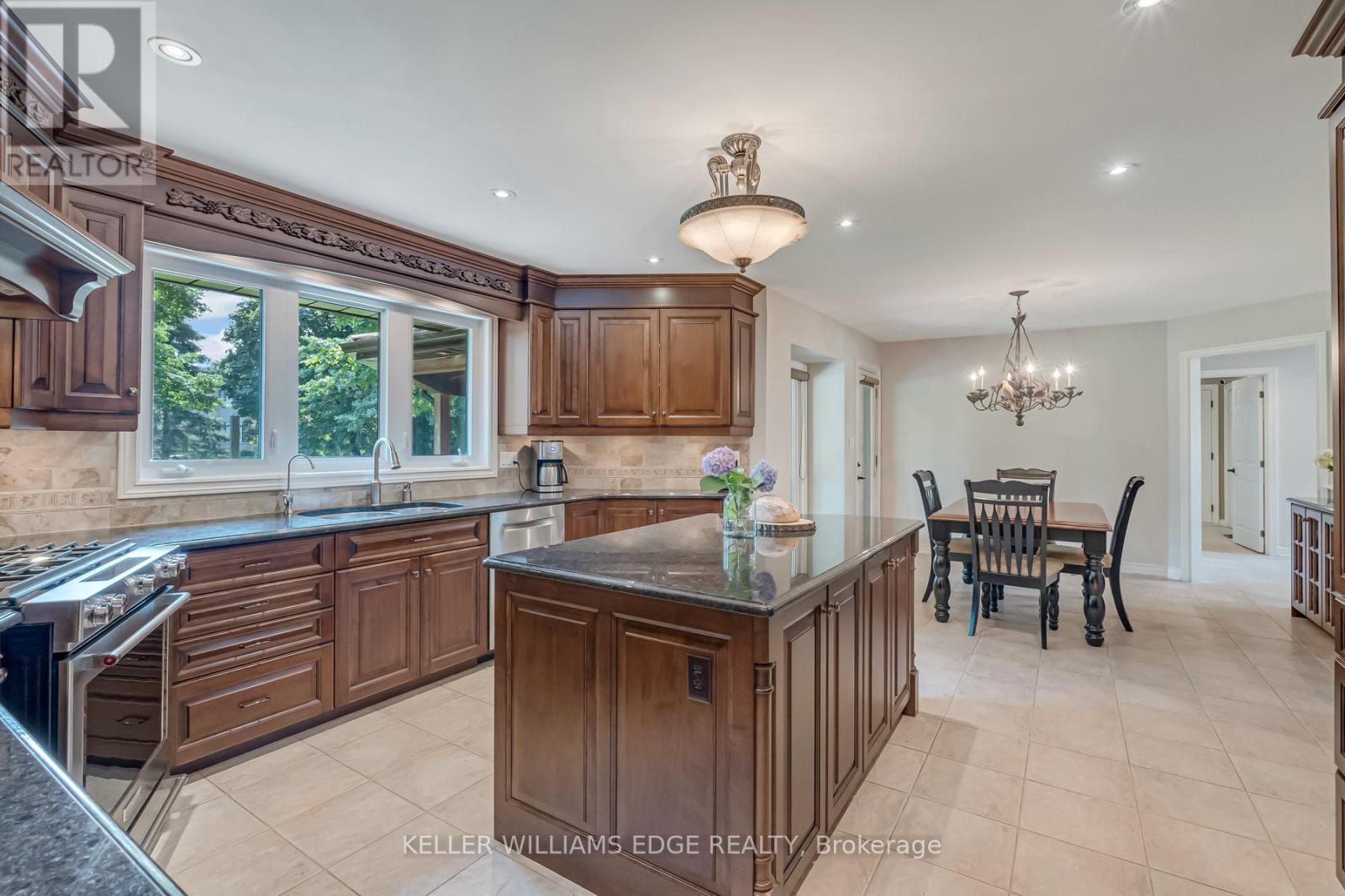 8 Lochside Drive, Hamilton, Ontario  L8E 5T6 - Photo 14 - X12442158