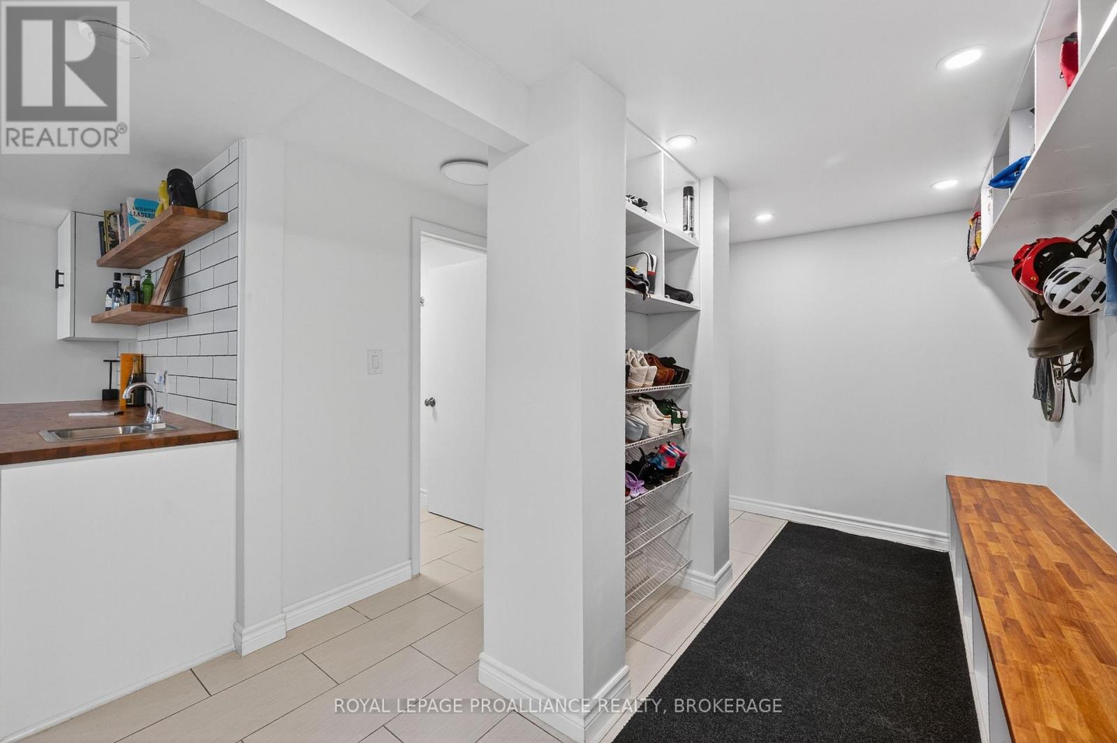 202 Alwington Place, Kingston, Ontario  K7L 4P8 - Photo 36 - X12442212