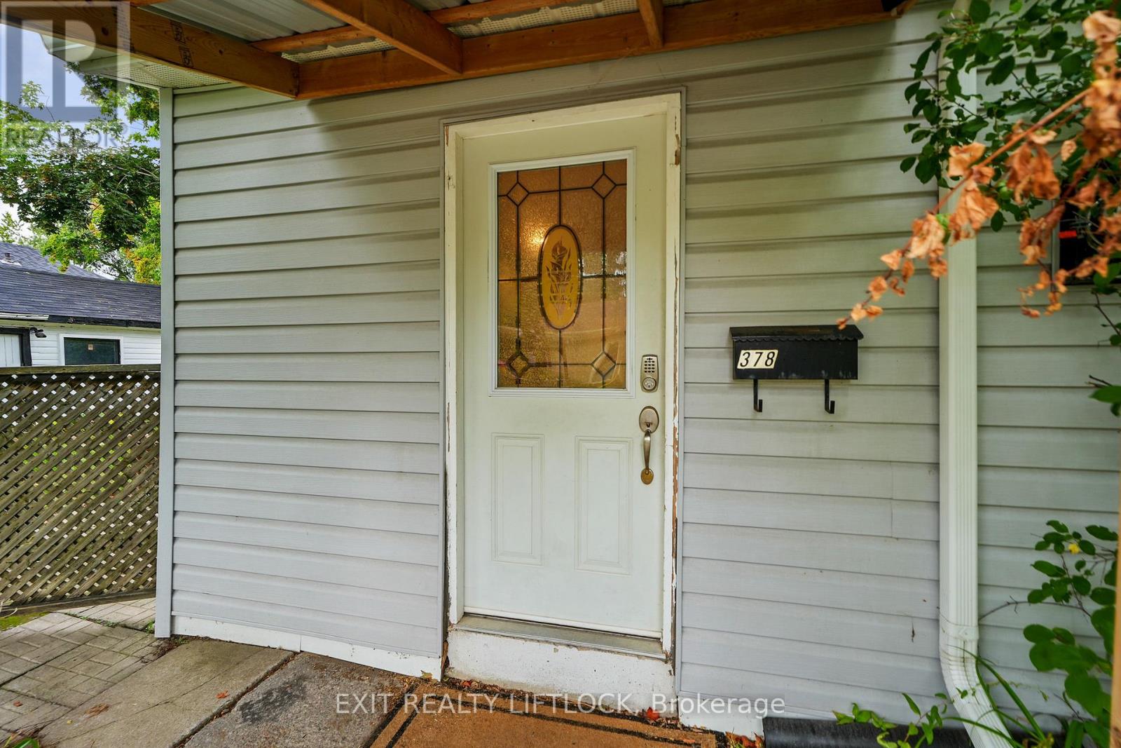 378 London Street, Peterborough Central, Ontario  K9H 2Z8 - Photo 2 - X12442245