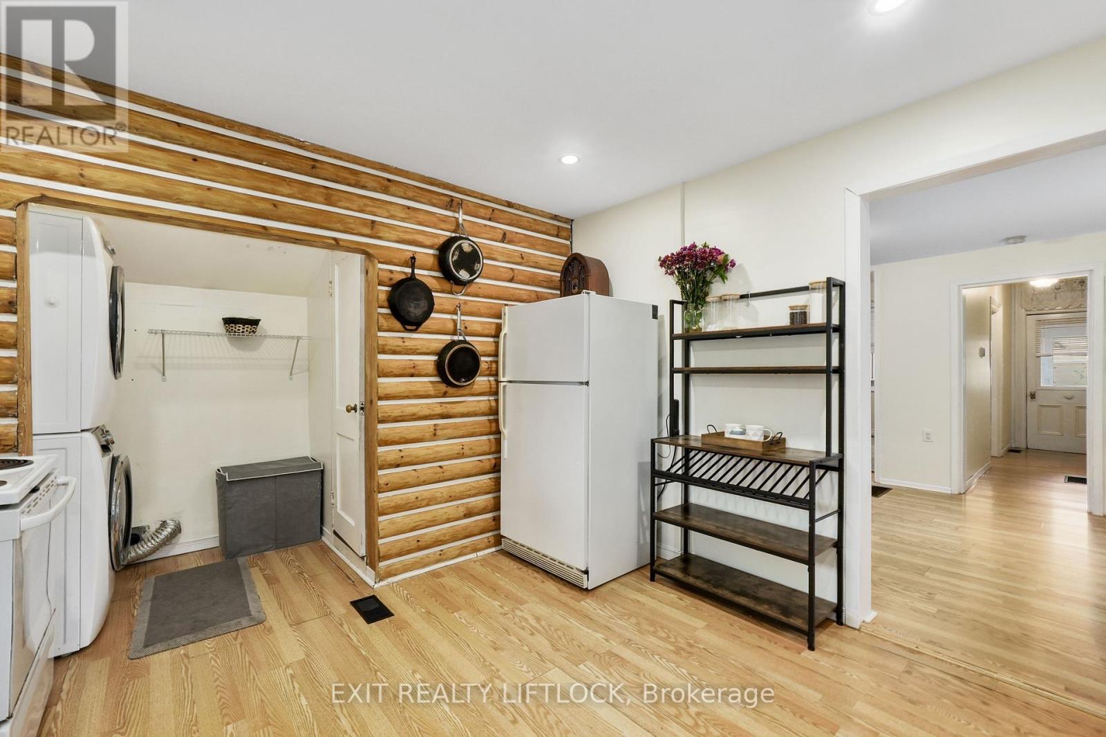 378 London Street, Peterborough Central, Ontario  K9H 2Z8 - Photo 6 - X12442245