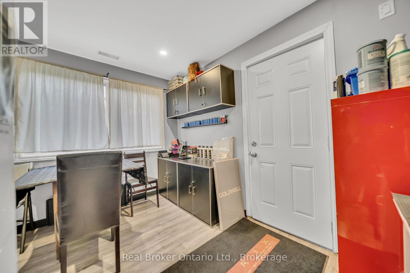 1302 Swan Street, North Dumfries, Ontario  N0B 1E0 - Photo 13 - X12442200