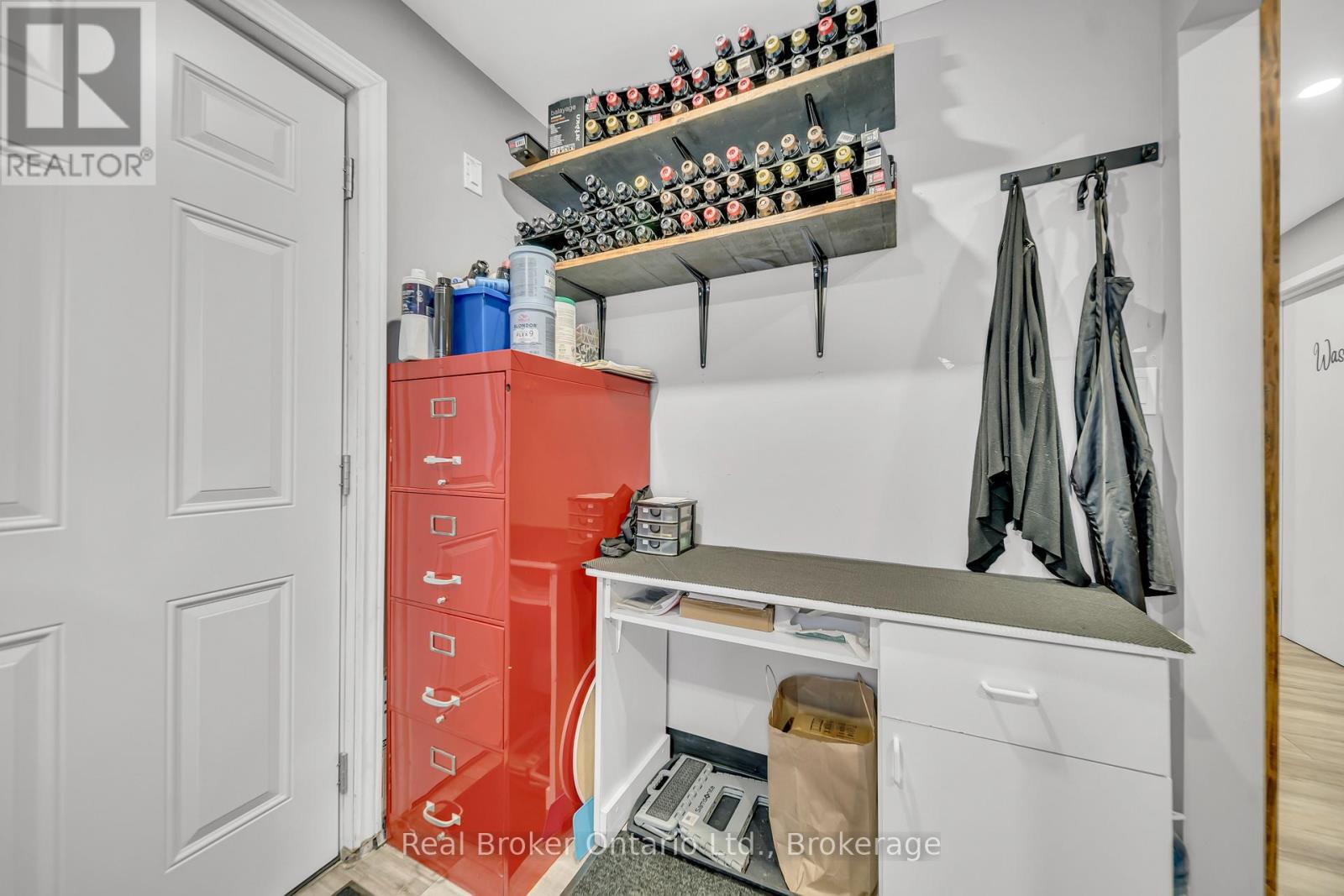 1302 Swan Street, North Dumfries, Ontario  N0B 1E0 - Photo 15 - X12442200