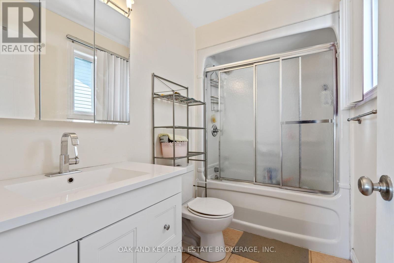 1307 Blackmaple Drive, London East (East A), Ontario  N5Y 5V4 - Photo 13 - X12442186