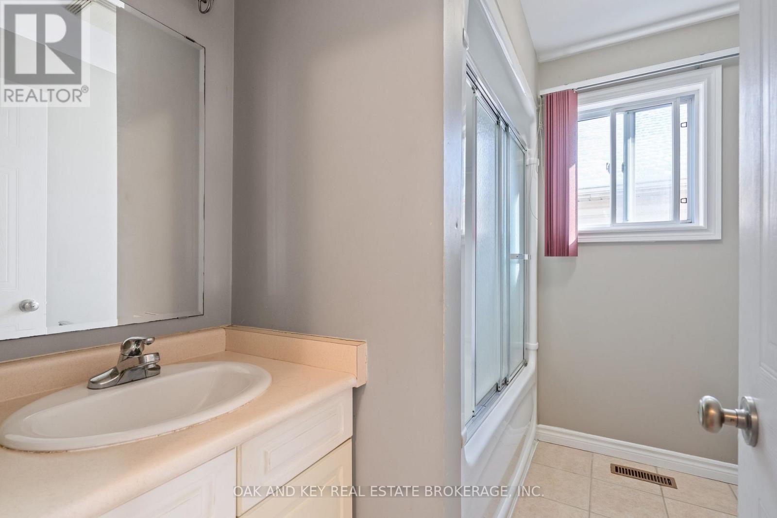 1307 Blackmaple Drive, London East (East A), Ontario  N5Y 5V4 - Photo 16 - X12442186