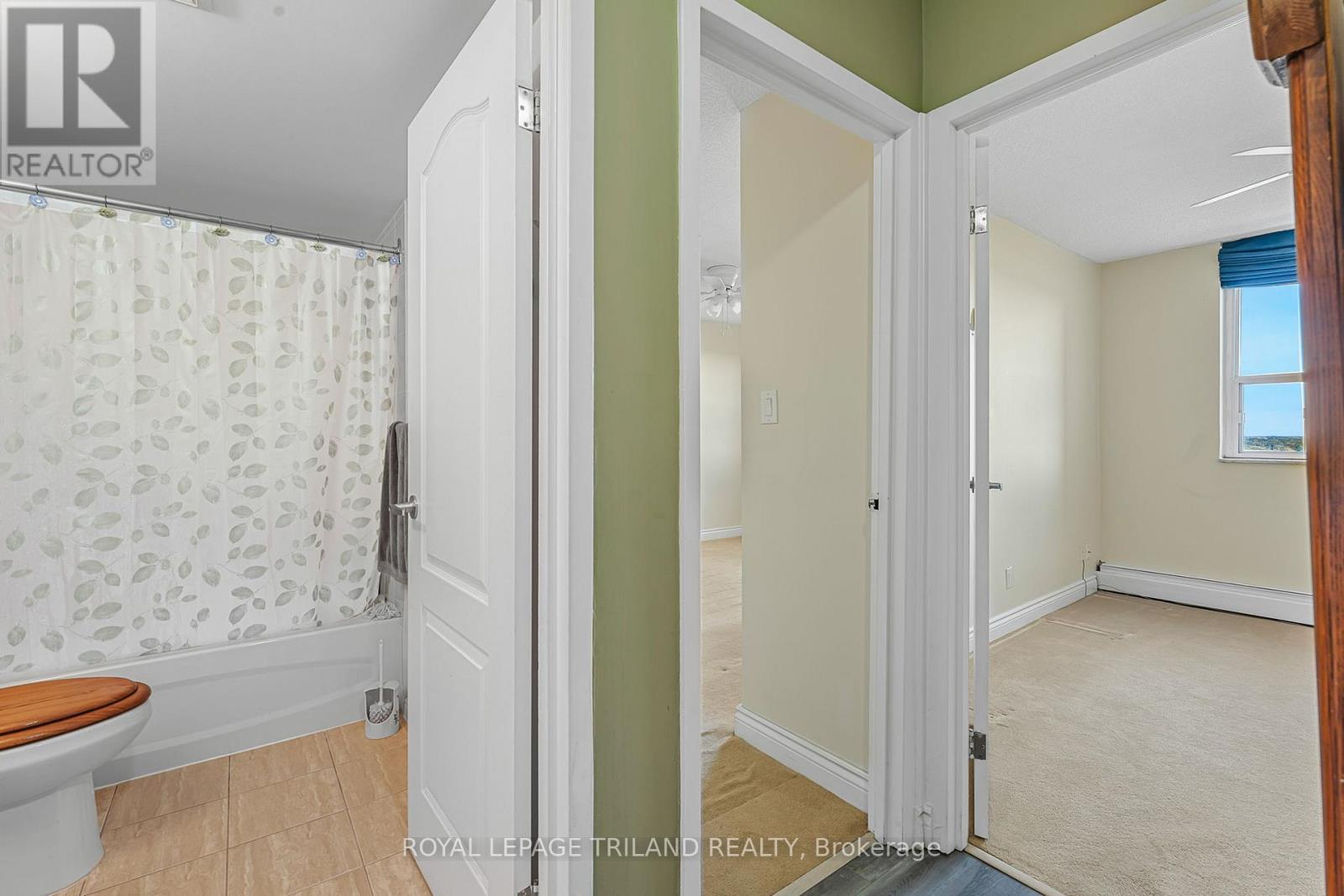803 - 6400 Huggins Street, Niagara Falls (Stamford), Ontario  L2J 3G5 - Photo 12 - X12442201