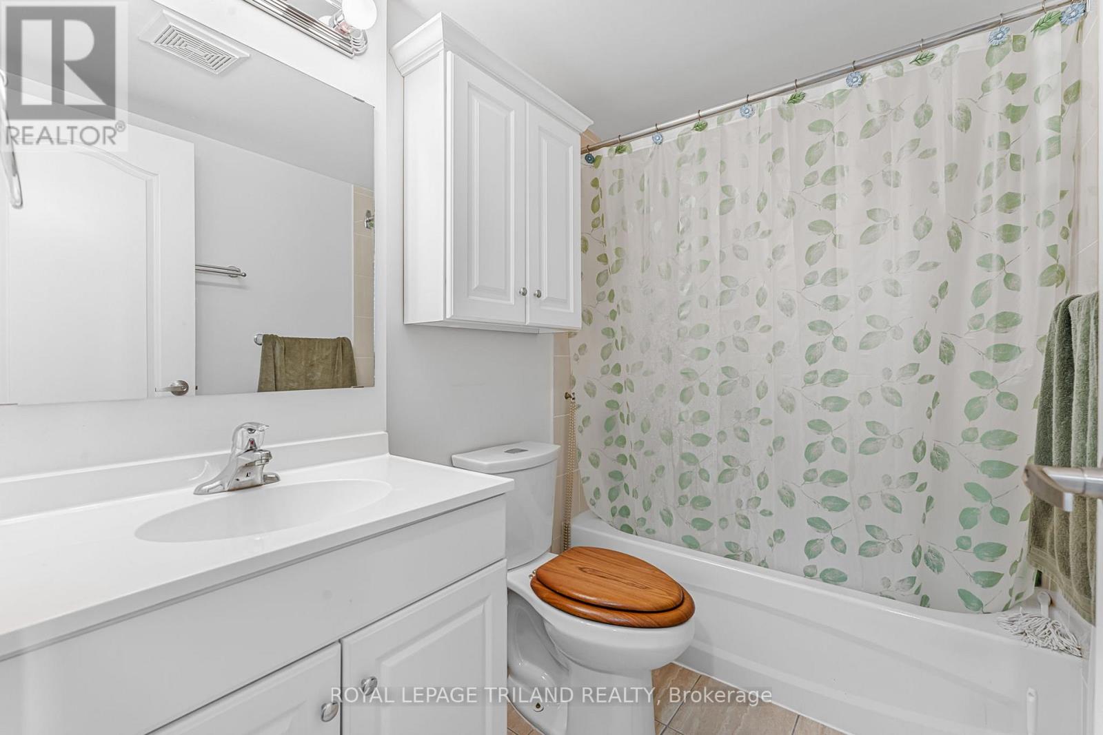 803 - 6400 Huggins Street, Niagara Falls (Stamford), Ontario  L2J 3G5 - Photo 13 - X12442201