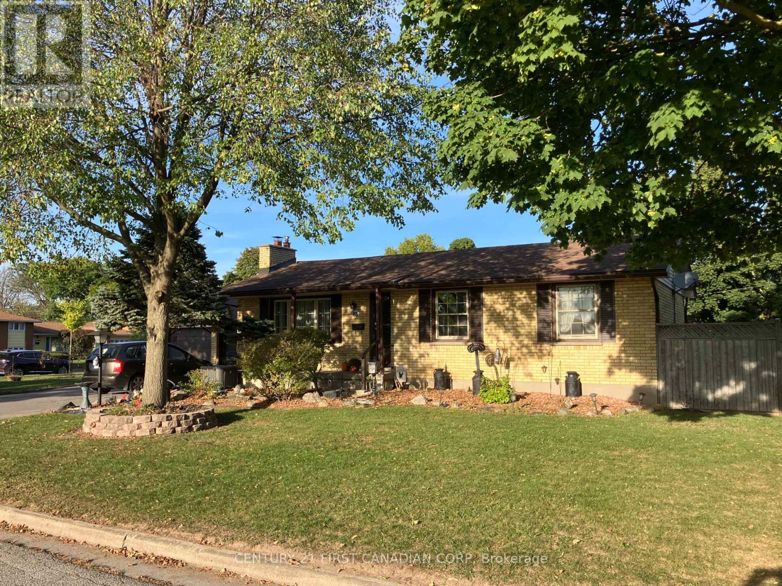 63 Hawkesbury Avenue, London East, Ontario  N5V 2K2 - Photo 45 - X12442229
