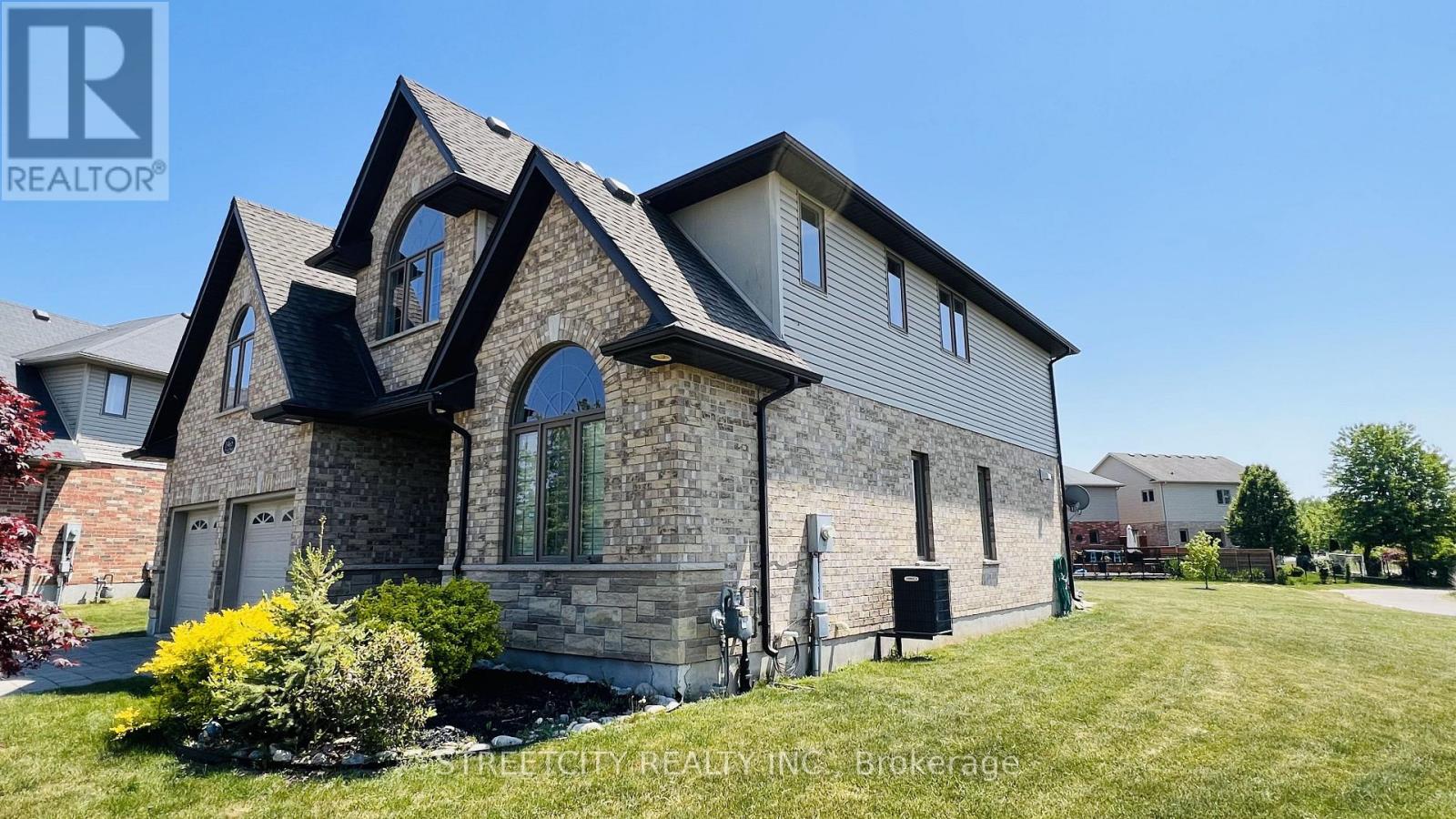 1465 Privet Place N, London North (North D), Ontario  N5X 0E7 - Photo 2 - X12442237