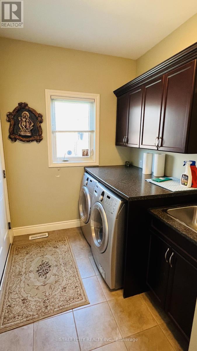 1465 Privet Place N, London North (North D), Ontario  N5X 0E7 - Photo 22 - X12442237