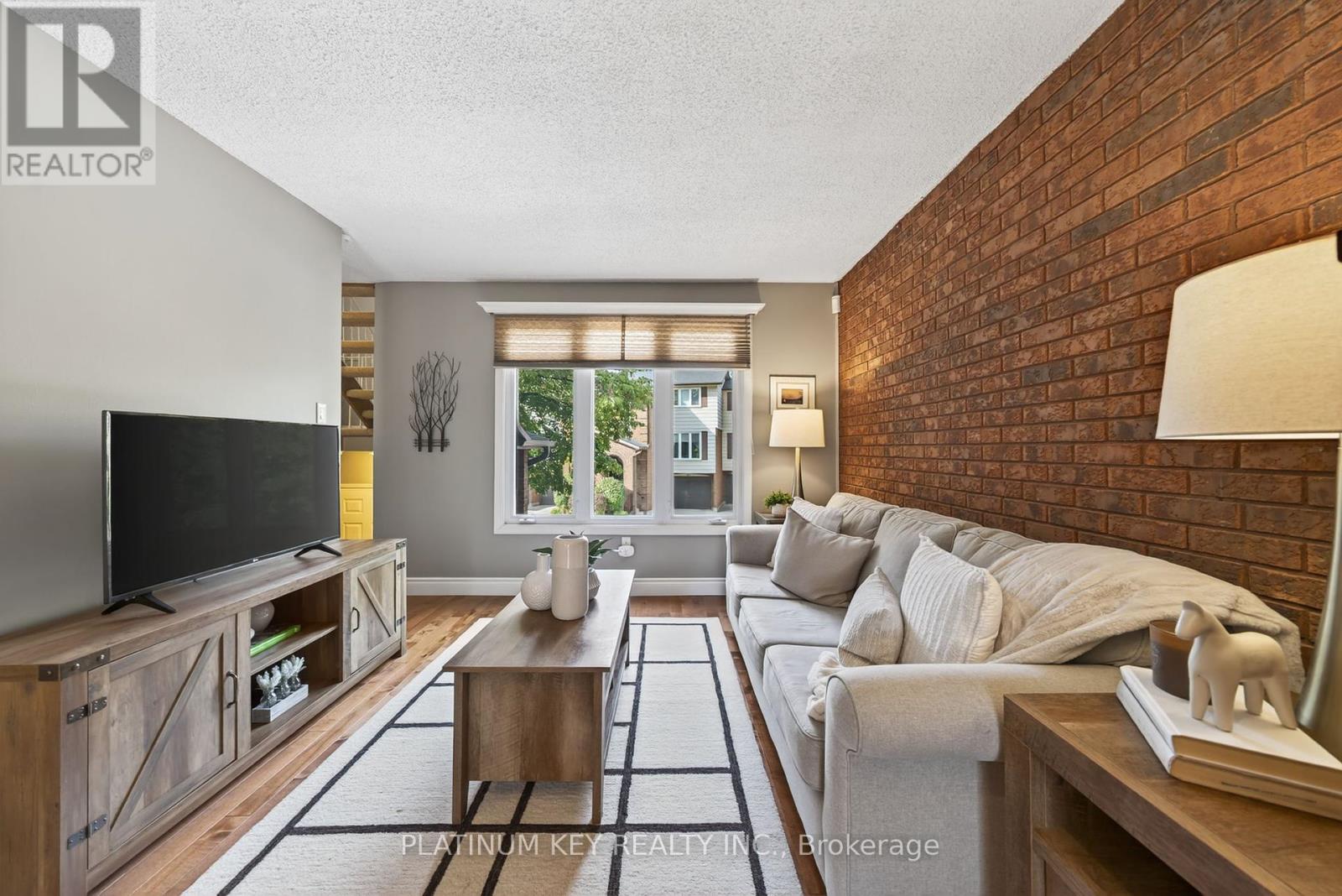 27 - 295 Wilkins Street, London South (South R), Ontario  N6C 5C1 - Photo 6 - X12442238