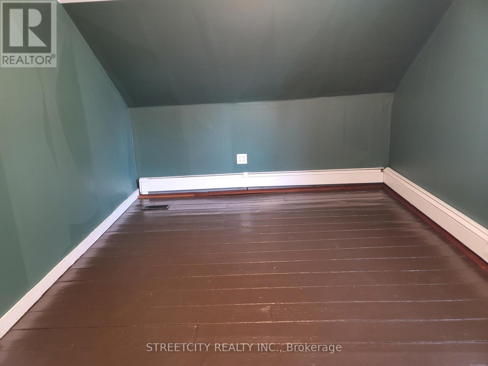 156 Maple Street, West Elgin (Rodney), Ontario  N0L 2C0 - Photo 10 - X12442240