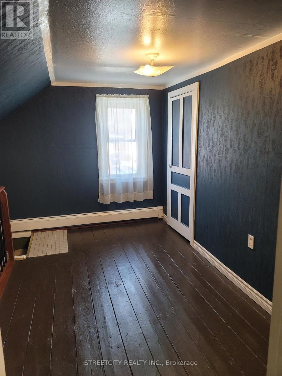 156 Maple Street, West Elgin (Rodney), Ontario  N0L 2C0 - Photo 13 - X12442240