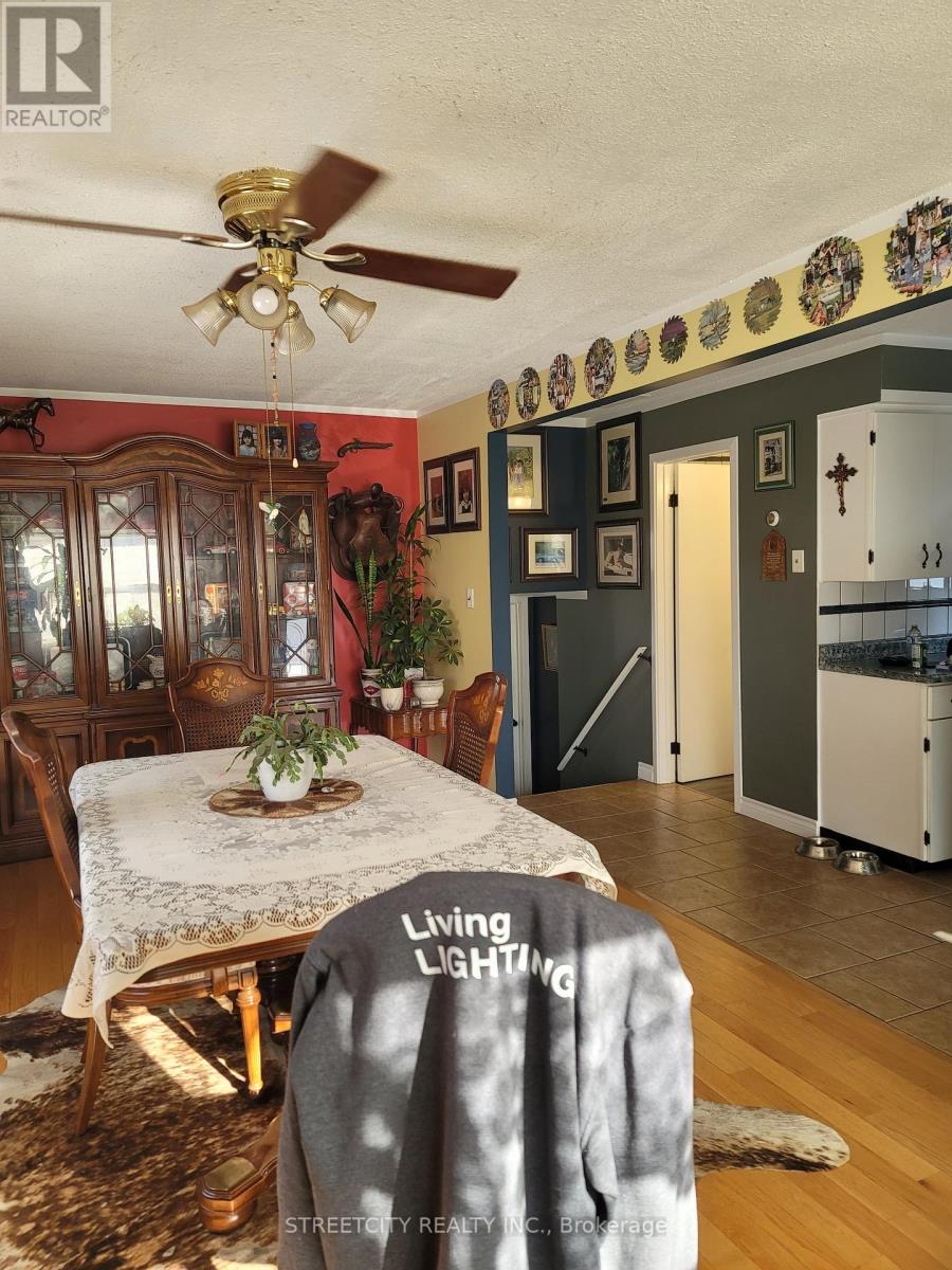 156 Maple Street, West Elgin (Rodney), Ontario  N0L 2C0 - Photo 2 - X12442240