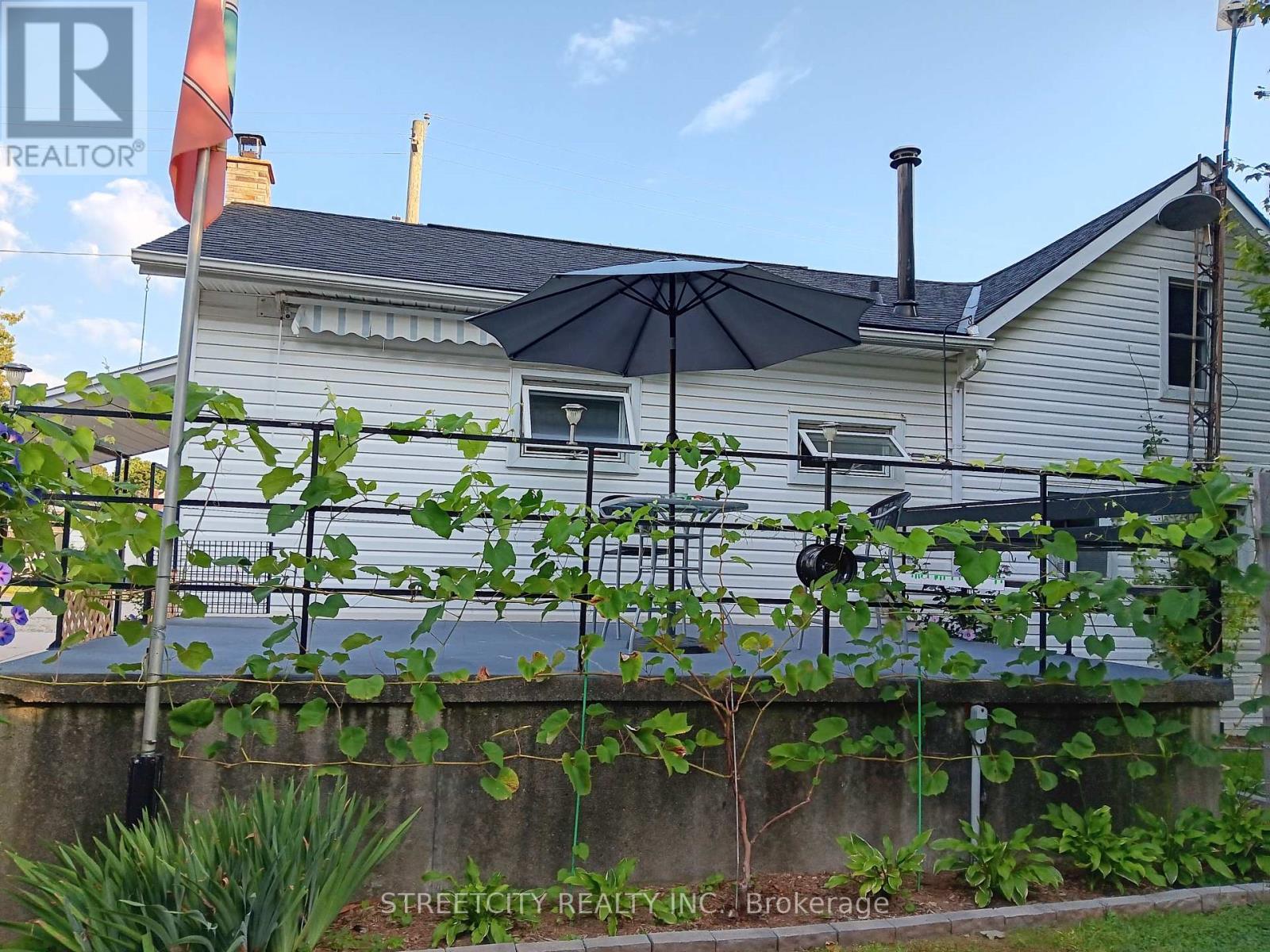 156 Maple Street, West Elgin (Rodney), Ontario  N0L 2C0 - Photo 34 - X12442240