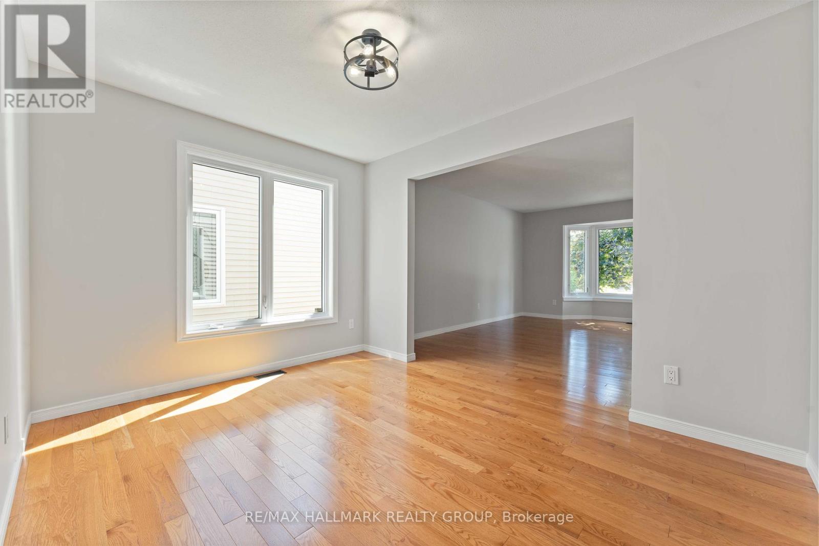647 Apollo Way, Ottawa, Ontario  K4A 1T2 - Photo 10 - X12442198