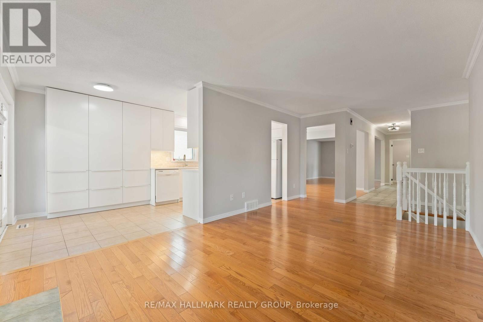 647 Apollo Way, Ottawa, Ontario  K4A 1T2 - Photo 12 - X12442198