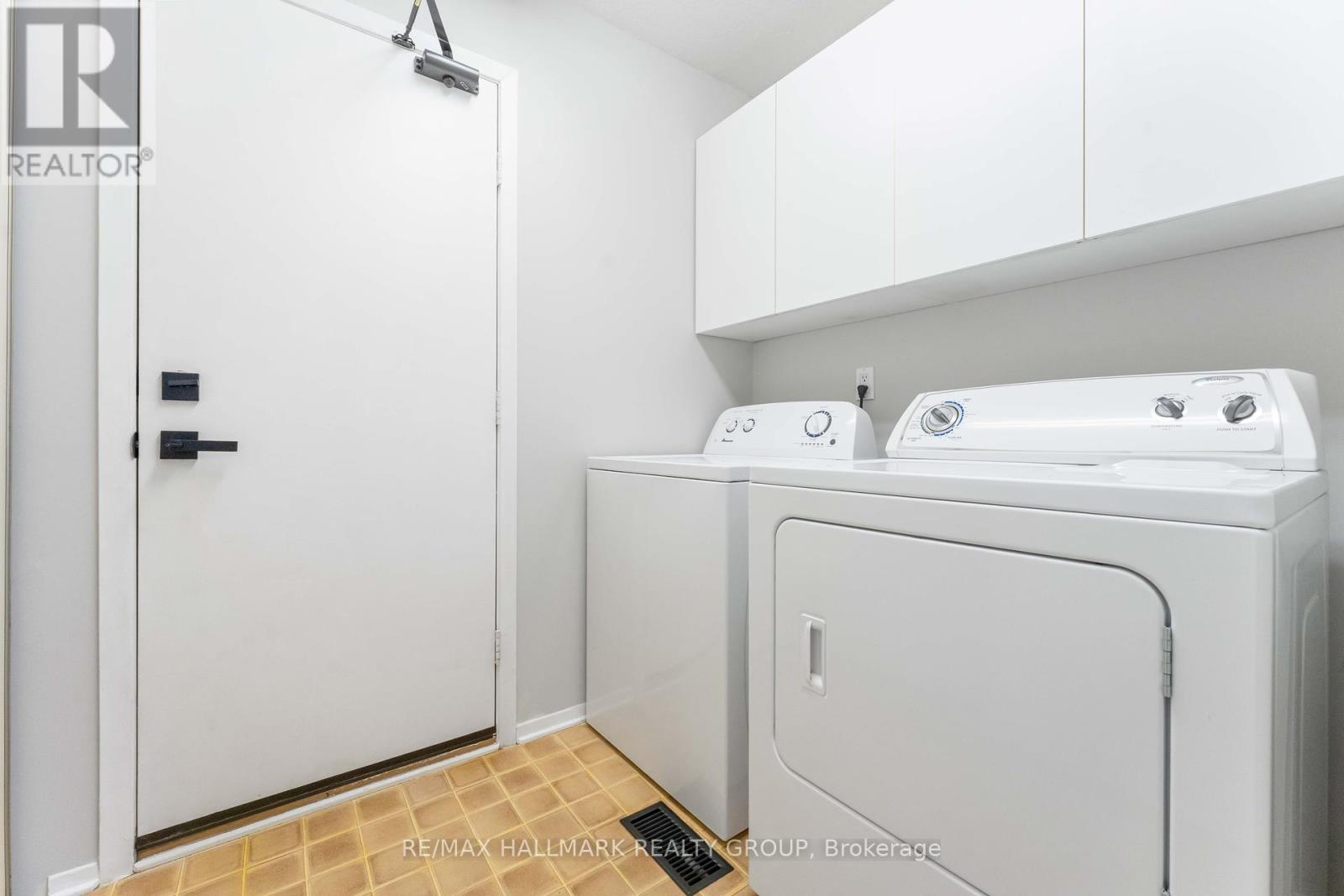 647 Apollo Way, Ottawa, Ontario  K4A 1T2 - Photo 32 - X12442198