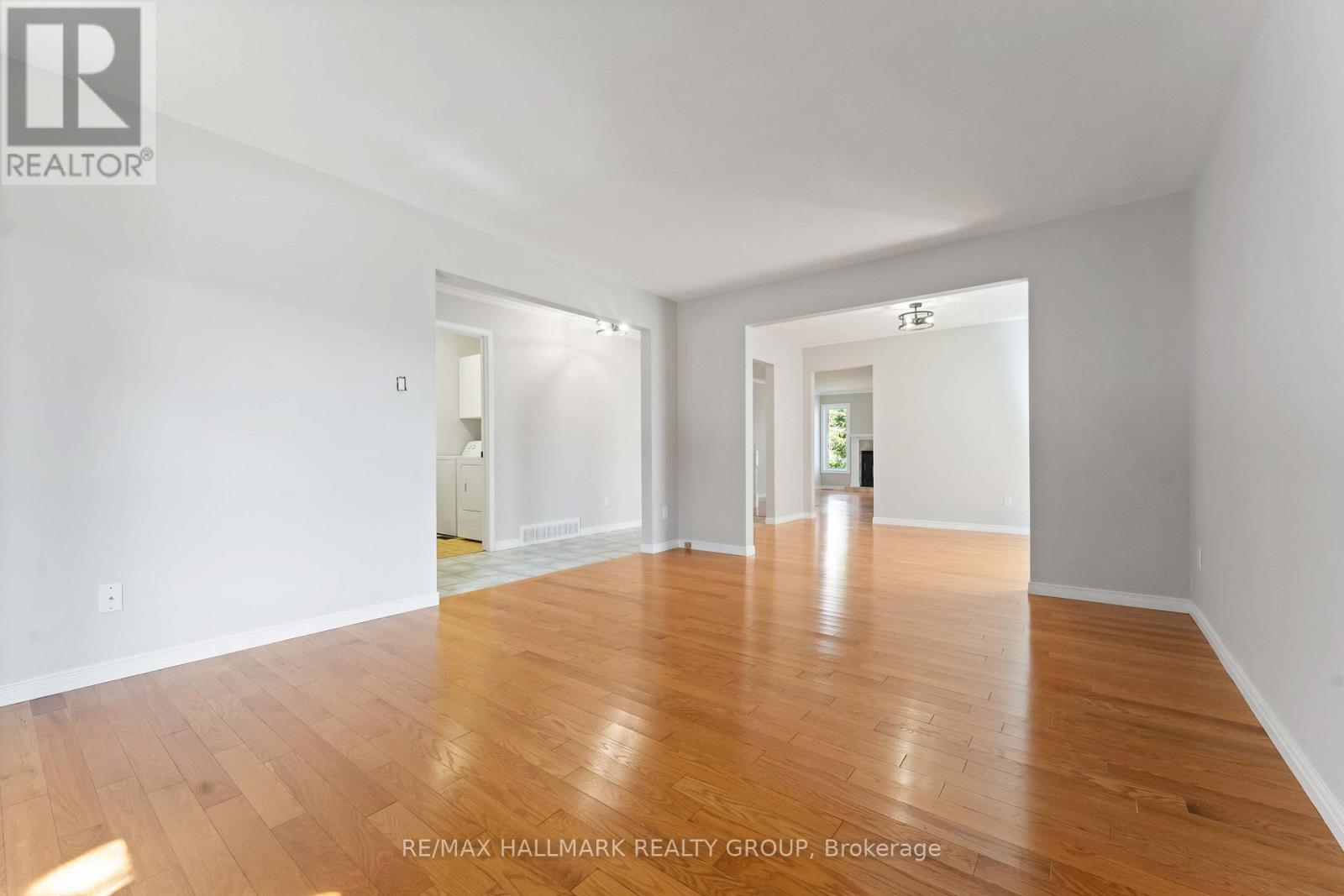 647 Apollo Way, Ottawa, Ontario  K4A 1T2 - Photo 7 - X12442198
