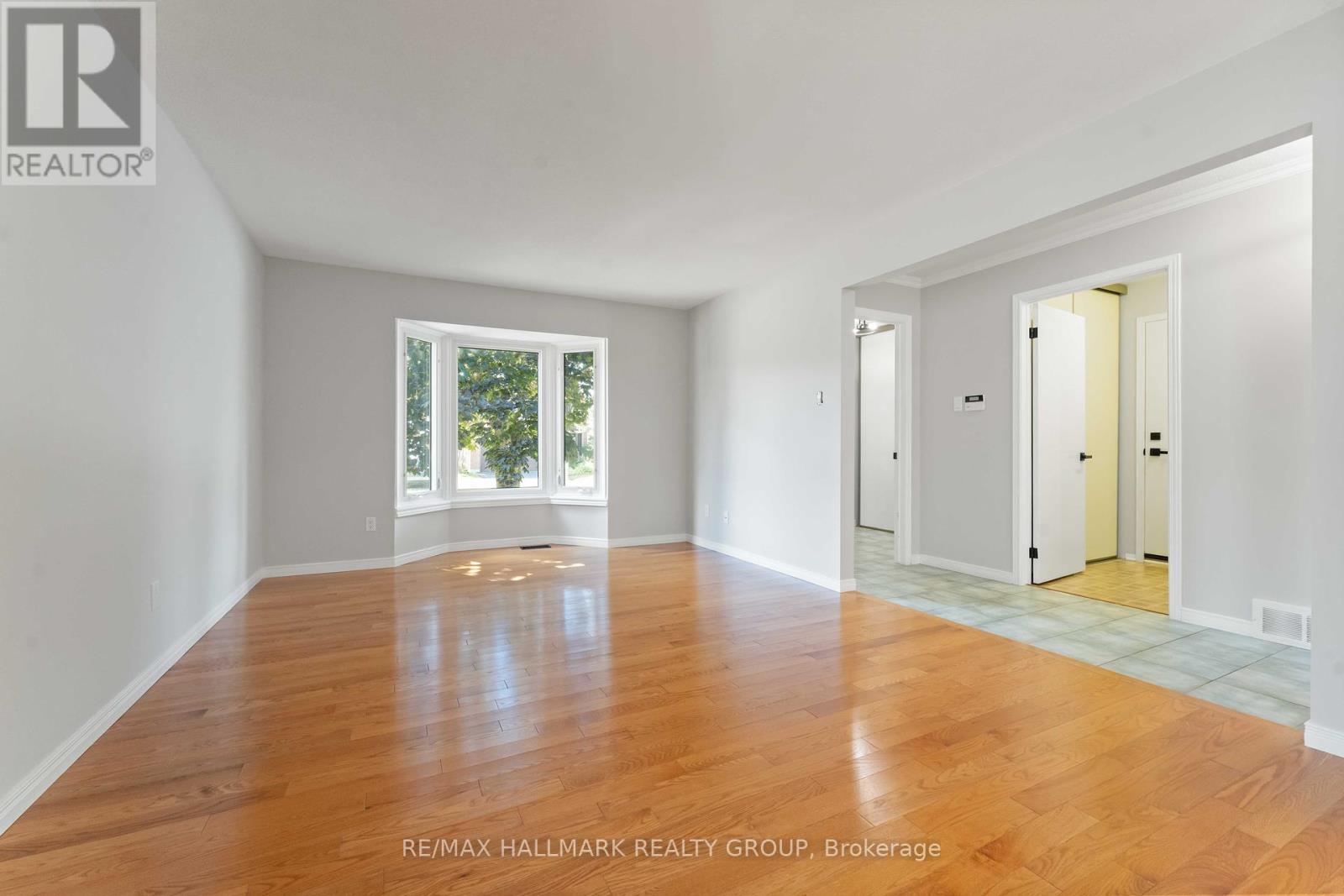 647 Apollo Way, Ottawa, Ontario  K4A 1T2 - Photo 8 - X12442198