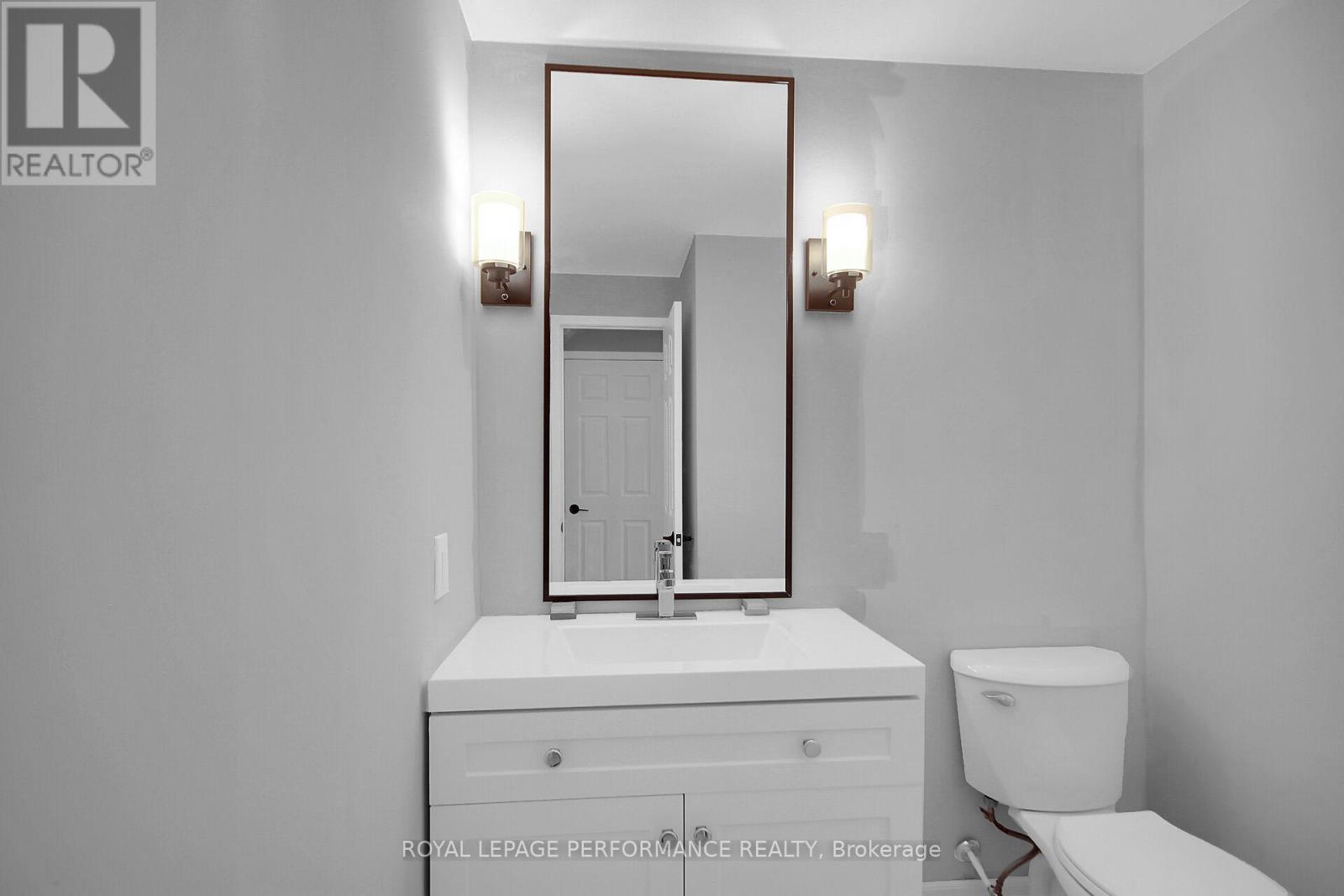 82 Queensline Drive, Ottawa, Ontario  K2H 7J5 - Photo 14 - X12442209