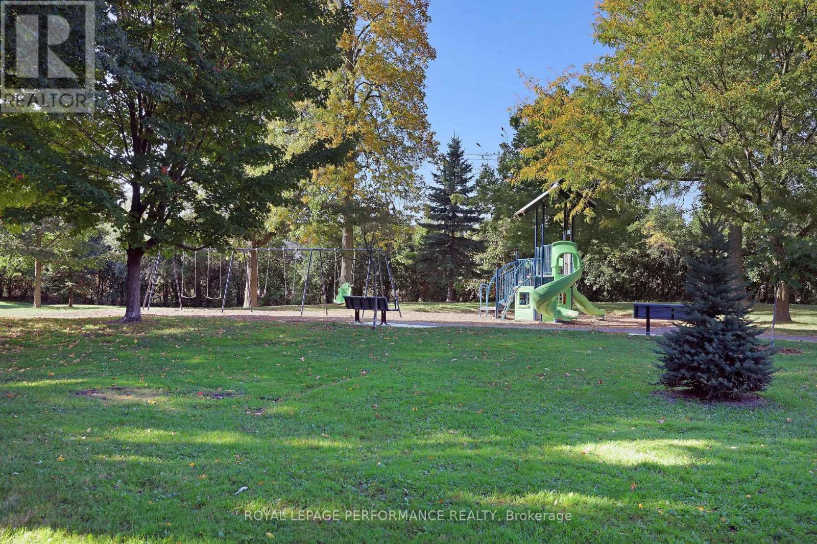 82 Queensline Drive, Ottawa, Ontario  K2H 7J5 - Photo 5 - X12442209