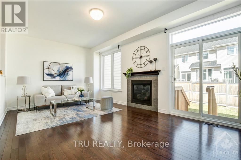 23 Merrill Street, Ottawa, Ontario  K2S 2J8 - Photo 3 - X12442234