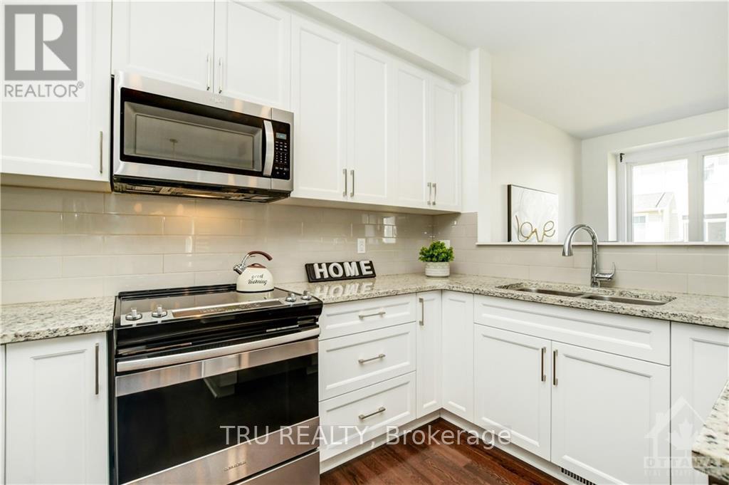 23 Merrill Street, Ottawa, Ontario  K2S 2J8 - Photo 4 - X12442234
