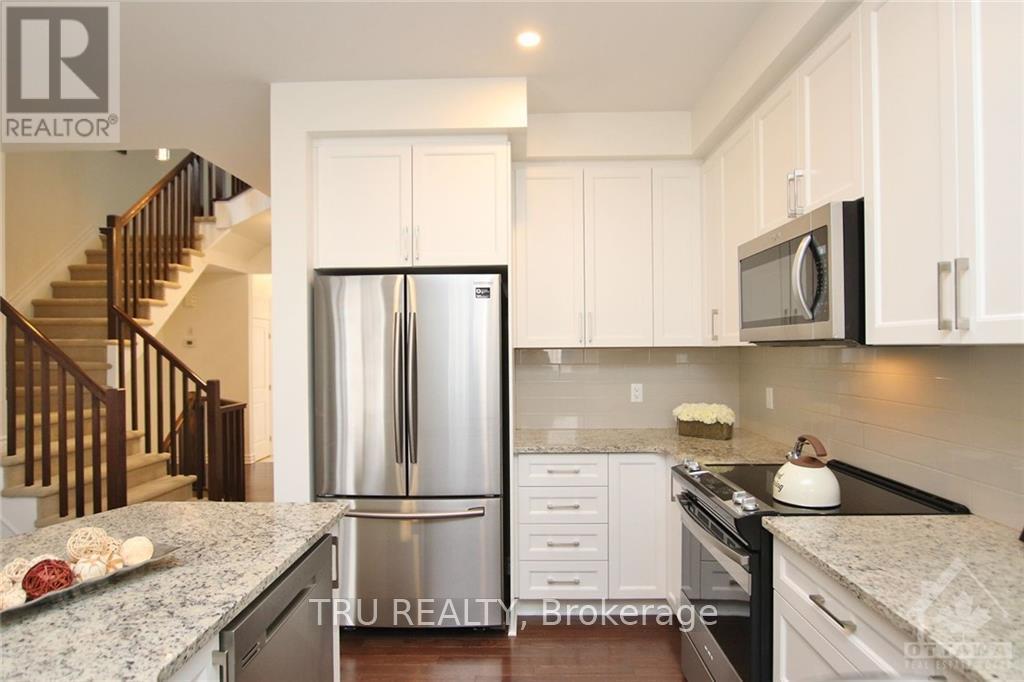 23 Merrill Street, Ottawa, Ontario  K2S 2J8 - Photo 5 - X12442234