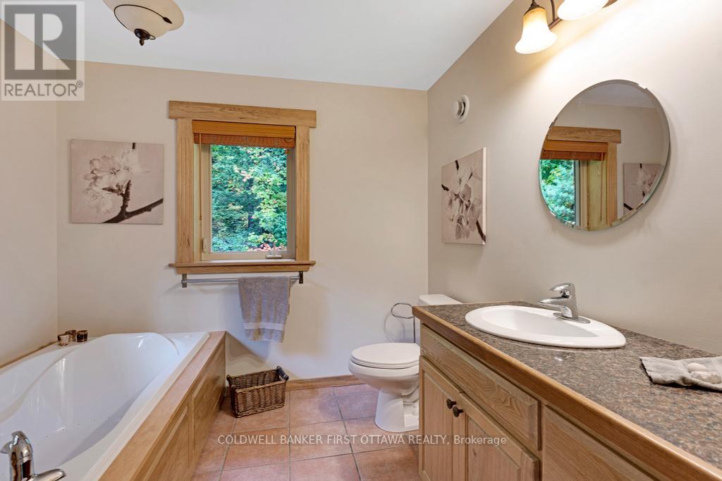 139 Sheil Drive, Drummond/north Elmsley, Ontario  K7H 0G7 - Photo 21 - X12442256