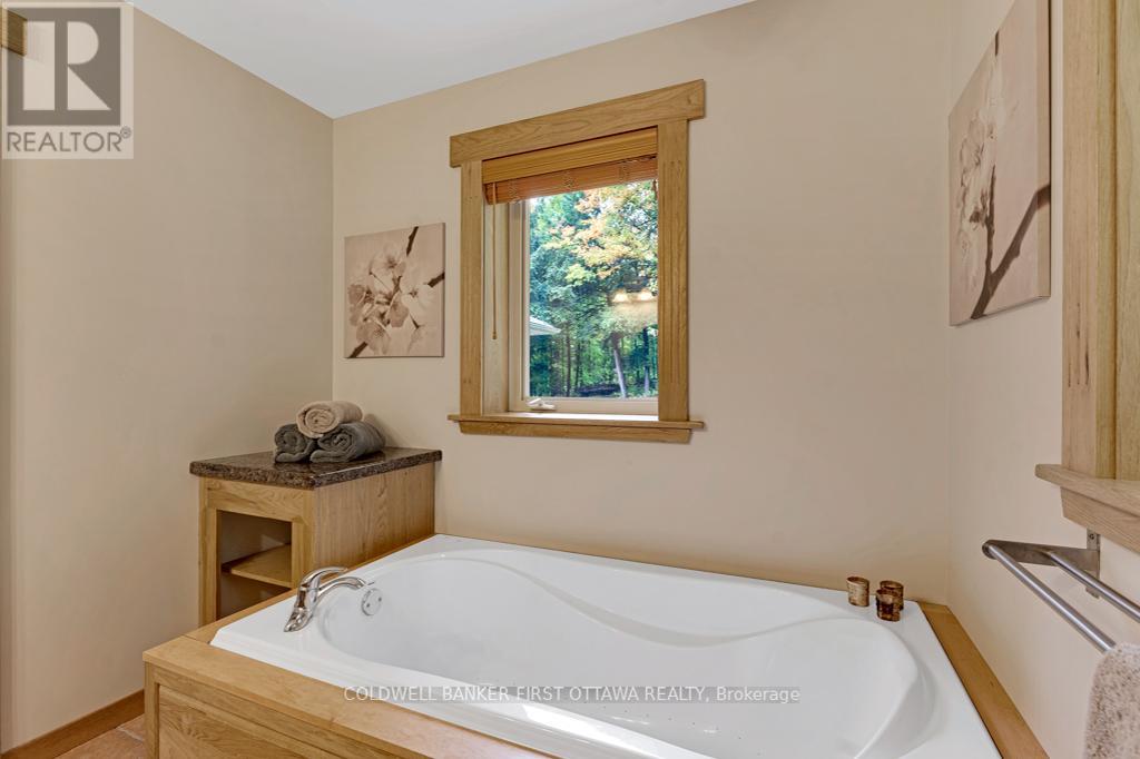 139 Sheil Drive, Drummond/north Elmsley, Ontario  K7H 0G7 - Photo 22 - X12442256