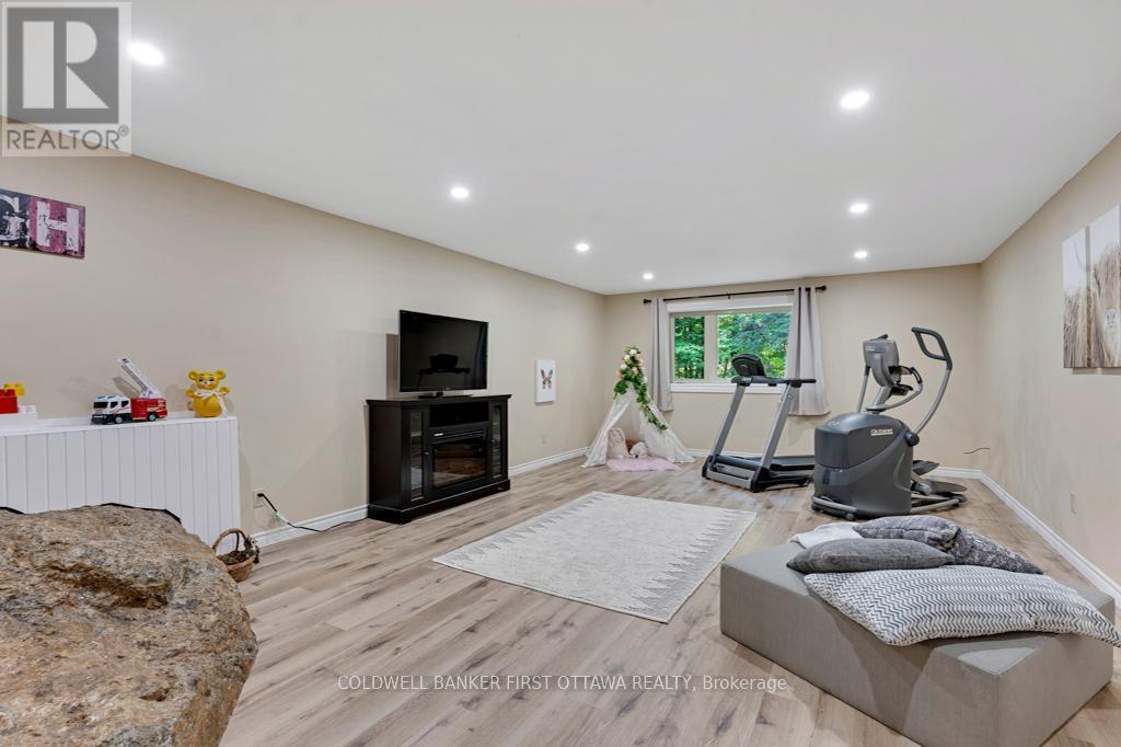 139 Sheil Drive, Drummond/north Elmsley, Ontario  K7H 0G7 - Photo 27 - X12442256