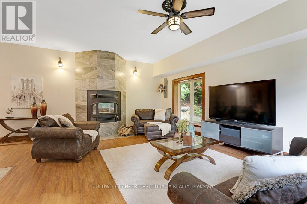 139 Sheil Drive, Drummond/north Elmsley, Ontario  K7H 0G7 - Photo 8 - X12442256