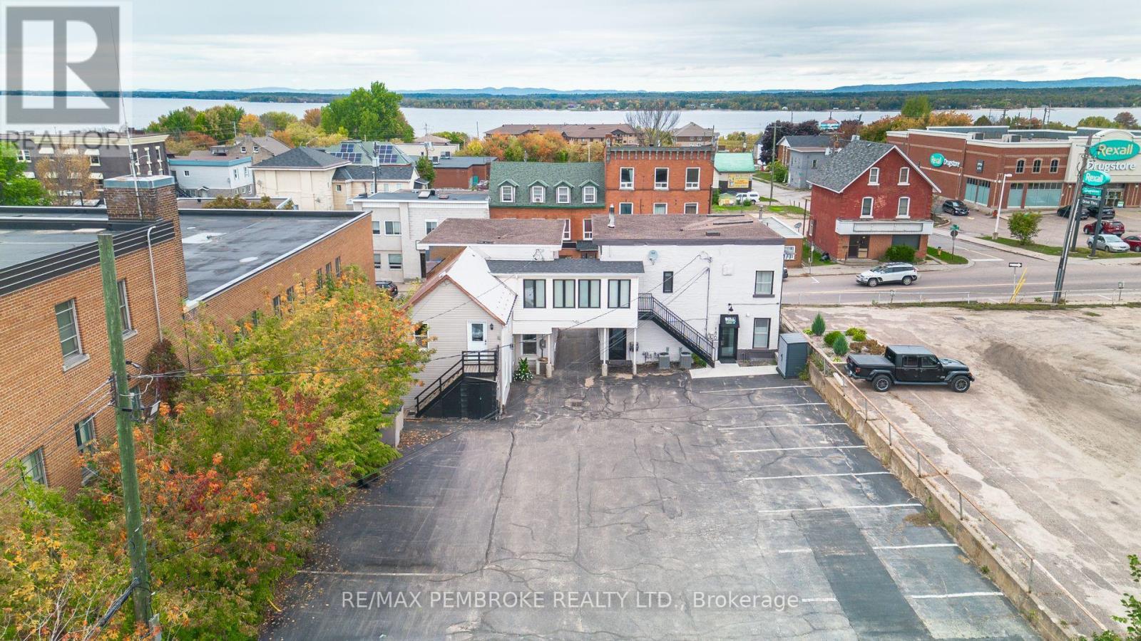 186 Pembroke Street E, Pembroke, Ontario  K8A 3J7 - Photo 4 - X12442242
