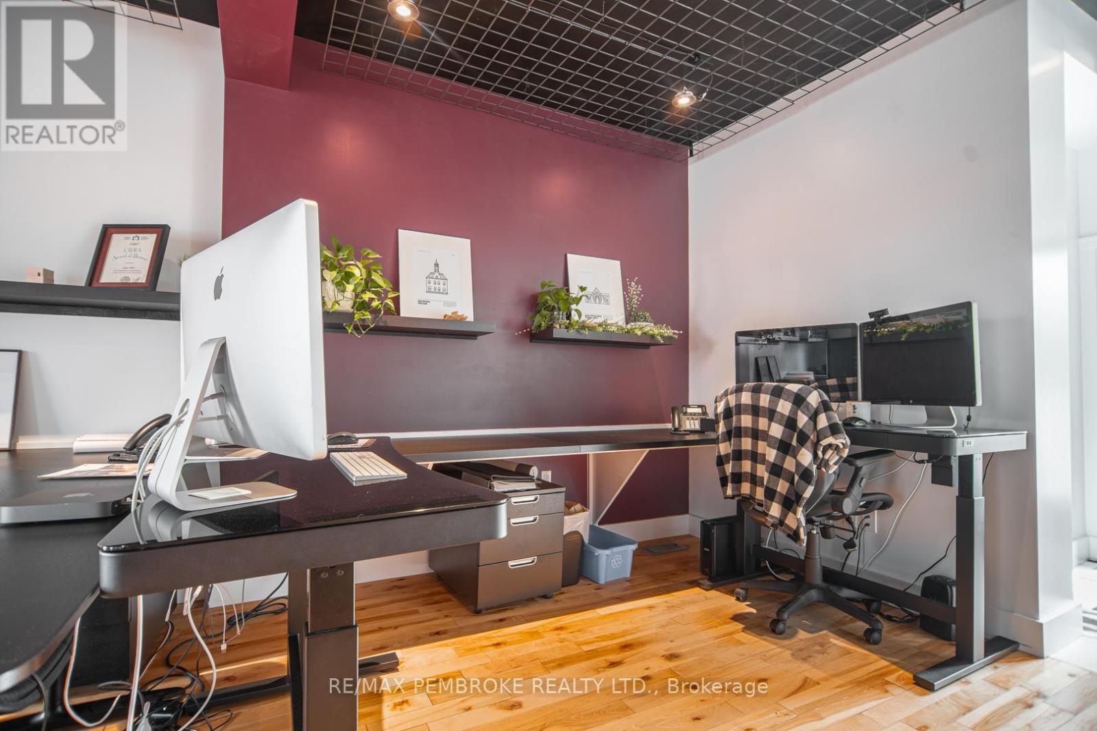 186 Pembroke Street E, Pembroke, Ontario  K8A 3J7 - Photo 6 - X12442242