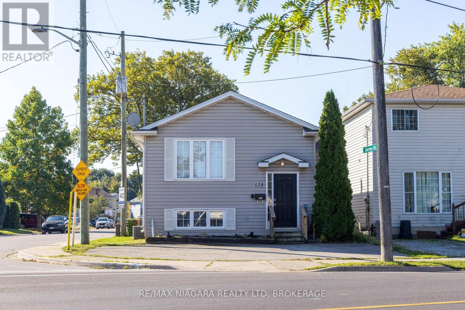 138 Carlton Street, St. Catharines (Downtown), Ontario  L2R 7S6 - Photo 1 - X12442217
