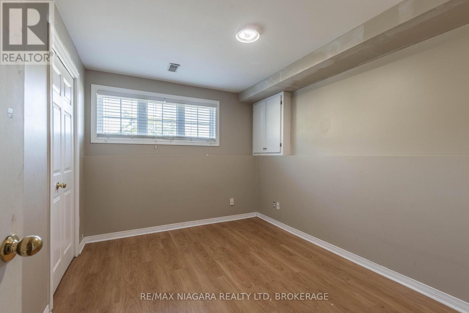 138 Carlton Street, St. Catharines (Downtown), Ontario  L2R 7S6 - Photo 12 - X12442217