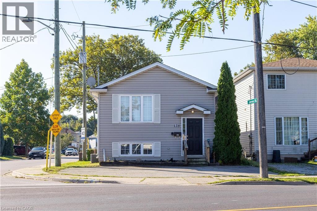138 Carlton Street, St. Catharines, Ontario  L2R 7S6 - Photo 1 - 40776097