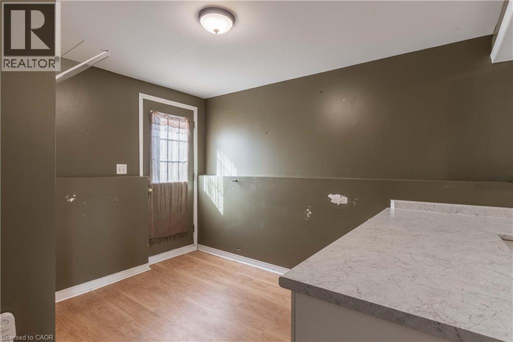 138 Carlton Street, St. Catharines, Ontario  L2R 7S6 - Photo 8 - 40776097