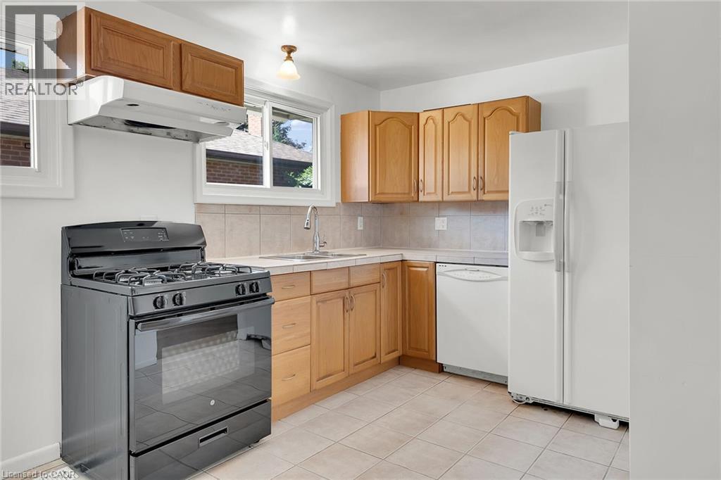 44 Clarendon Avenue, Hamilton, Ontario  L9A 3A1 - Photo 6 - 40754090